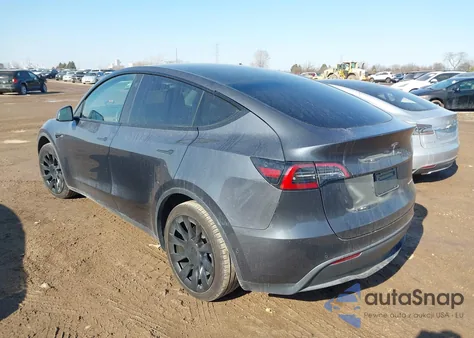 2021 Tesla Model Y Long Range Dual Motor All-Wheel Drive z USA, uszkodzony, nr VIN 5YJYGDEE8MF209021